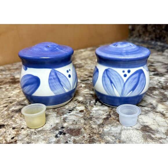 Pfaltzgraff Villa‎ Flora Mexico Blue And White Salt & Pepper Shakers Set - Picture 1 of 4